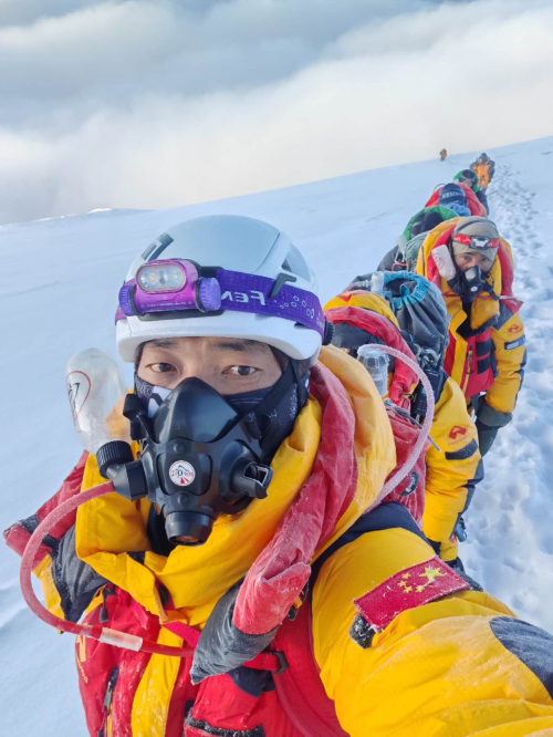 国货户外品牌再攀世界高峰——拓路者登山队成功登顶珠峰和必一运动马纳斯鲁峰(图3) 国货户外品牌再攀世界高峰——拓路者登山队成功登顶珠峰和必一运动马纳斯鲁峰(图3)