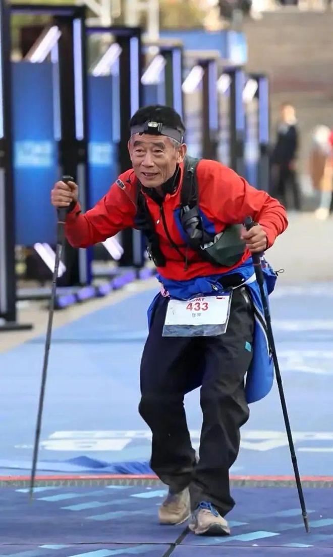 运动装备市场规模将超6000亿珠峰攀登季看点多 犀牛说(图9) 运动装备市场规模将超6000亿珠峰攀登季看点多 犀牛说(图9)