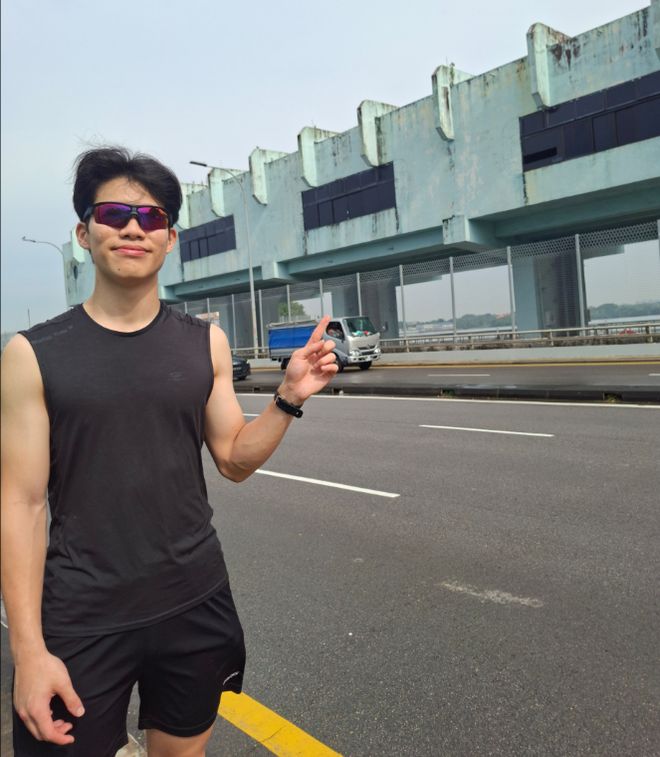 徒步165公里纪念亲人、筹$2000抗癌善款新加坡少年壮举感动全岛(图5) 徒步165公里纪念亲人、筹$2000抗癌善款新加坡少年壮举感动全岛(图5)