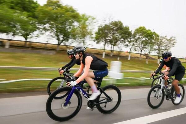 从专业装备到生活方式迪卡侬以多维布局引领中国户外消费升级(图3) 从专业装备到生活方式迪卡侬以多维布局引领中国户外消费升级(图3)