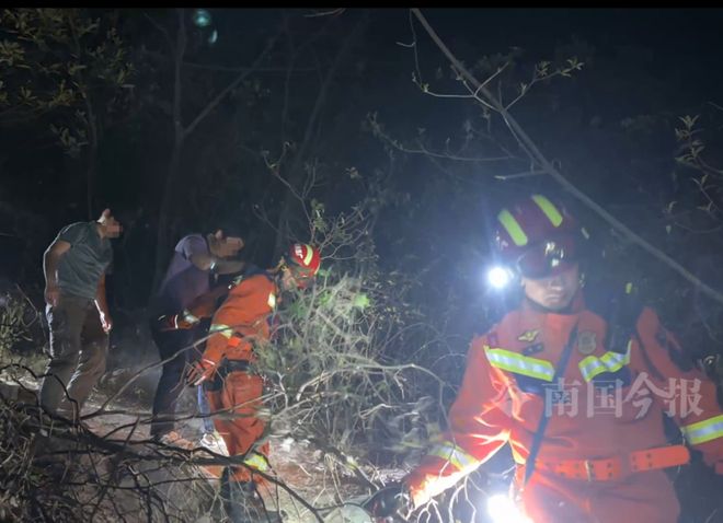 意外发生!柳州两男子爬“野生网红”山崖一人不慎坠崖!同伴施救也被困(图6) 意外发生!柳州两男子爬“野生网红”山崖一人不慎坠崖!同伴施救也被困(图6)