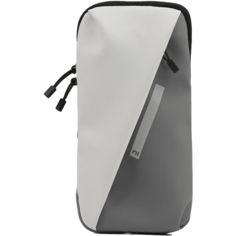 探索户外的完美伴侣——迪卡侬登山包(图1)