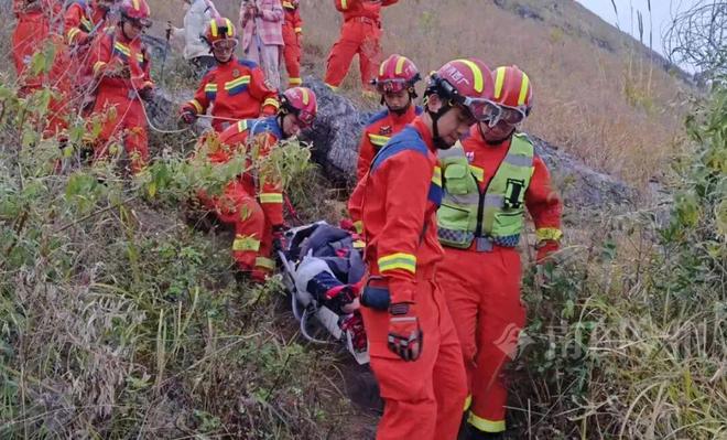 未开发景区暗藏危险!广西一高中生登山突发意外(图2) 未开发景区暗藏危险!广西一高中生登山突发意外(图2)