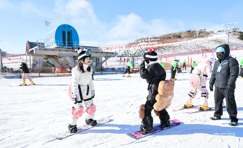 冰雪春天丨冰雪奇“冀”万象新雪舞太行双轨竞(图2) 冰雪春天丨冰雪奇“冀”万象新雪舞太行双轨竞(图2)