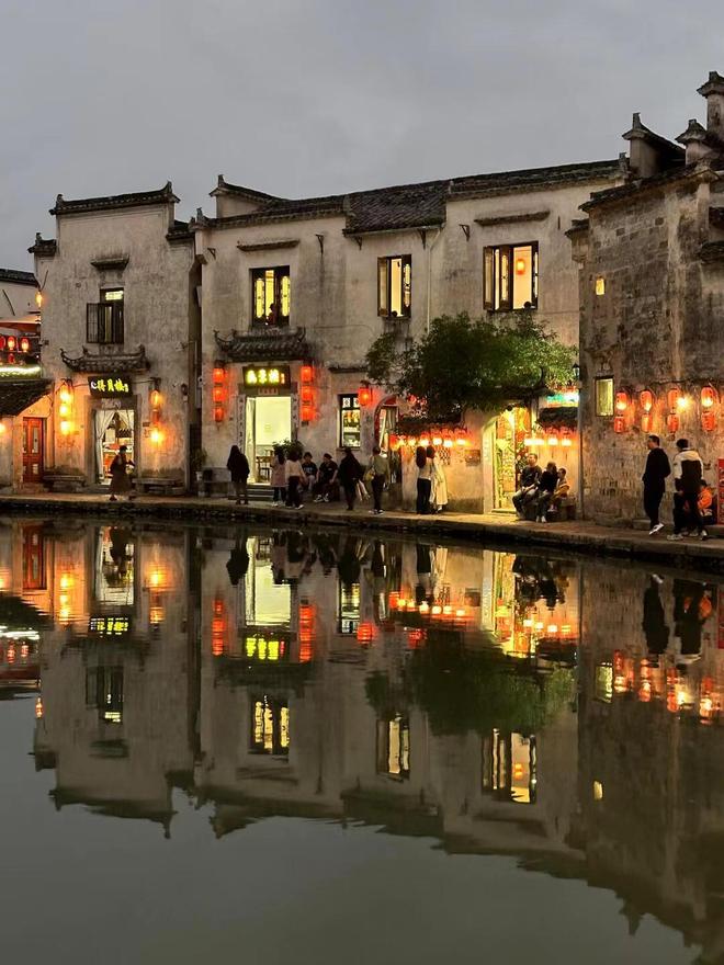 黄山旅游攻略4日游报团攻略黄山旅游必去景点推荐看完就懂(图1)